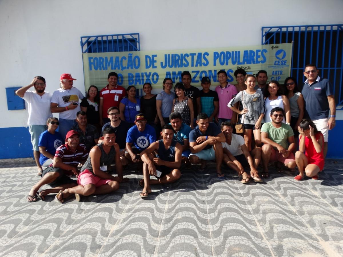 Turma do curso de Juristas populares