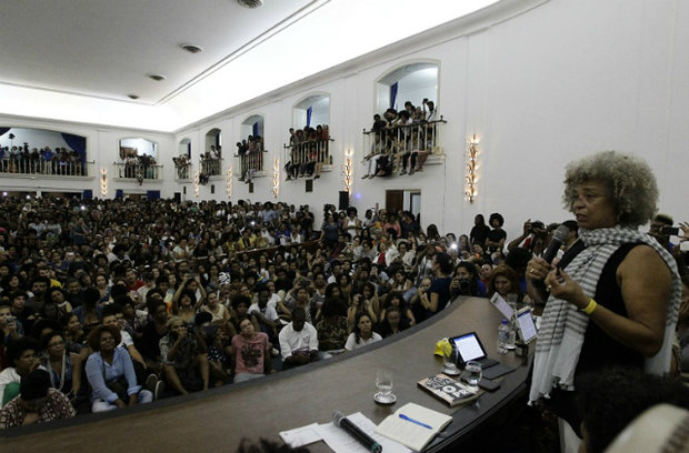 Angela Davis na reitoria da UFBA