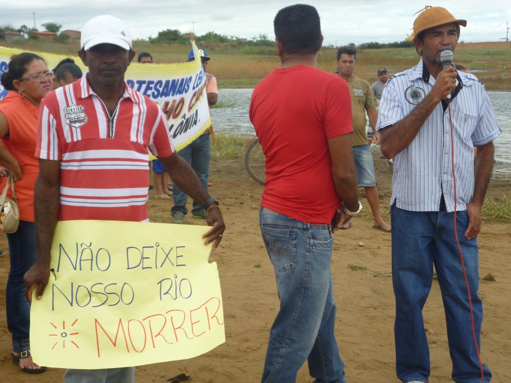 Pescadores em manifestação pelo São Francisco / Foto: CPP Juazeiro