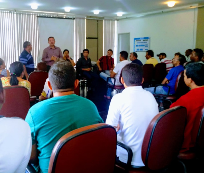 Pescadores na Superintendência do INSS em Juazeiro (BA)