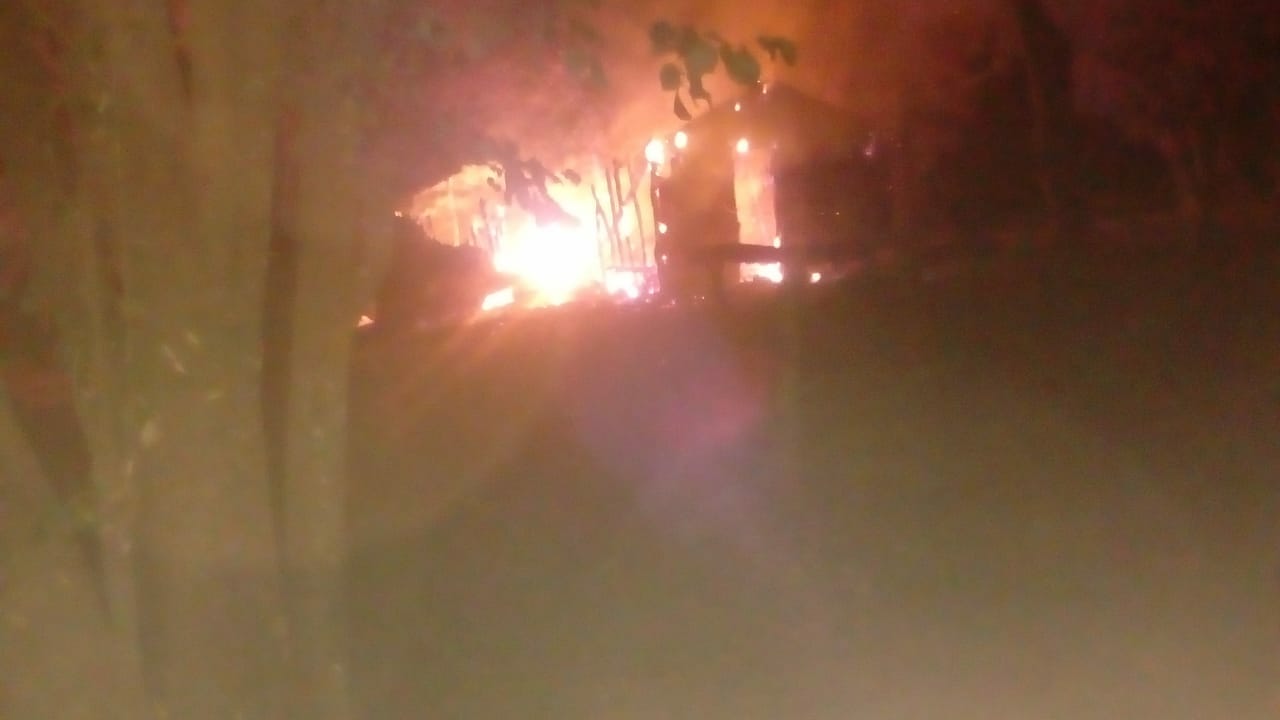 Casa de pescador incendiada em MG