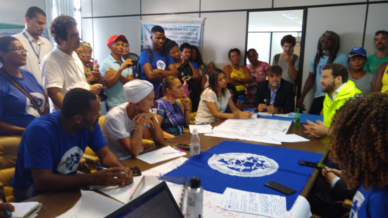 Pescadores ocupam sede do IBAMA na Bahia Pescadores ocupam sede do IBAMA na Bahia